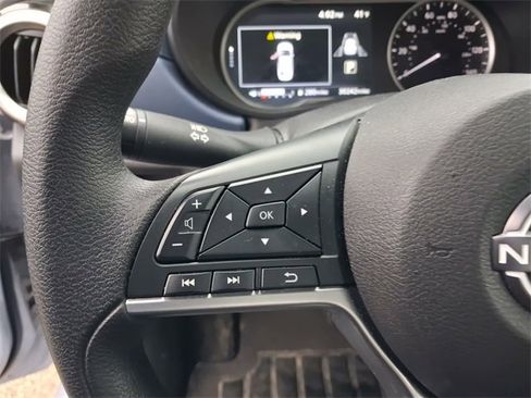 Used 2025 Nissan Versa SV image 14