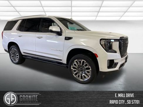 Used 2023 GMC Yukon Denali Ultimate AWD/4WD image 7