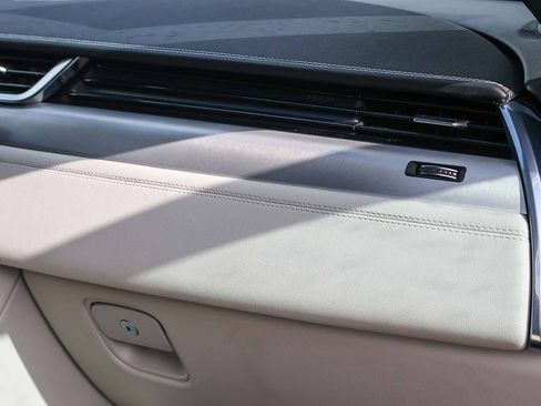 Used 2025 Jaguar F-PACE R-Dynamic S image 17