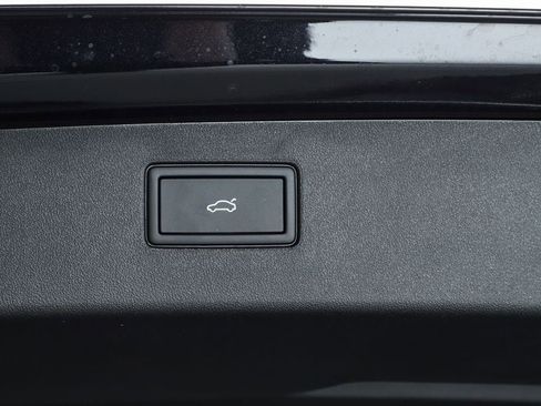 New 2026 Volkswagen Tiguan SE R-Line image 30