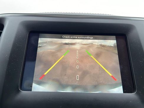 Used 2019 Jeep Cherokee Latitude Plus w/ Comfort/Convenience Group image 14