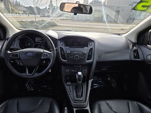 Used 2015 Ford Focus SE w/ Equipment Group 201A image 9