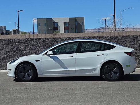 Used 2023 Tesla Model 3 Standard Range image 6