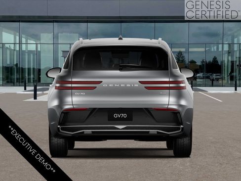 Used 2026 Genesis GV70 2.5T Advanced AWD/4WD image 9
