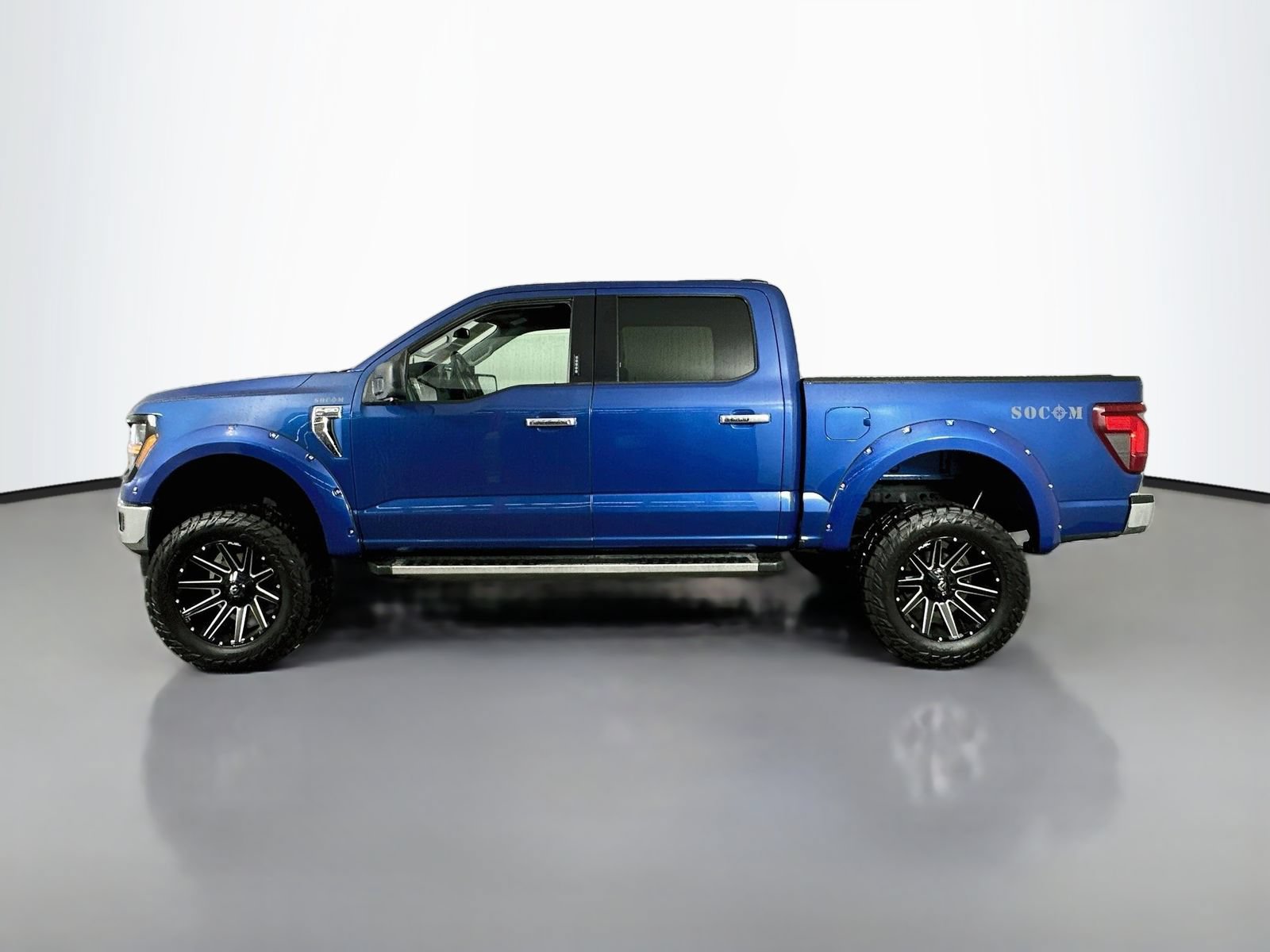 Used 2024 Ford F150 XLT AWD/4WD image 5