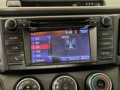 Used 2018 Toyota RAV4 LE w/ Carpet Mat Package AWD/4WD image 19