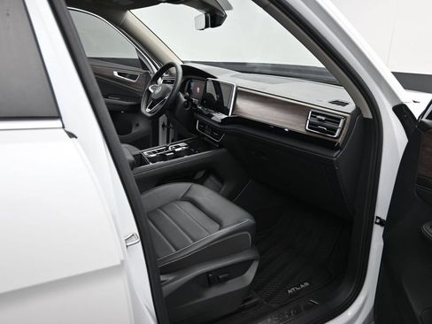 Used 2024 Volkswagen Atlas SEL AWD/4WD image 21