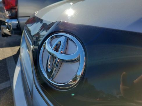 Used 2013 Toyota Venza XLE image 11