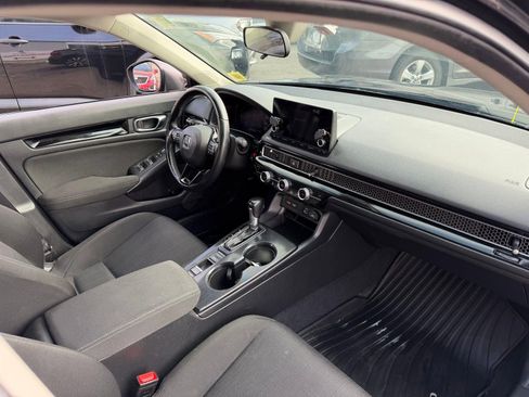 Used 2022 Honda Civic EX image 9
