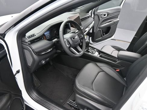 New 2026 Jeep Compass Limited image 9