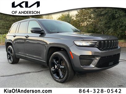 Used 2025 Jeep Grand Cherokee Altitude
