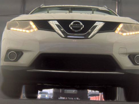 Used 2016 Nissan Rogue SL w/ SL Premium Package FWD image 3