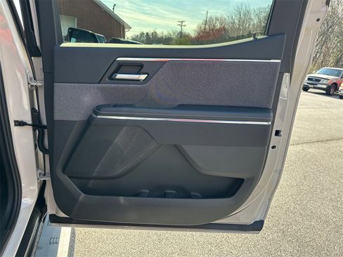 New 2026 GMC Sierra EV Elevation image 17