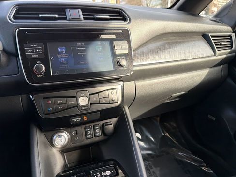 Used 2018 Nissan Leaf SL w/ SL Technology Package image 23