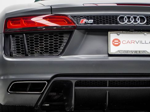 Used 2017 Audi R8 V10 w/ Carbon Exterior Package AWD/4WD image 20