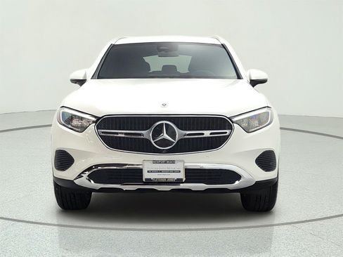 Used 2023 Mercedes-Benz GLC 300 4MATIC image 2