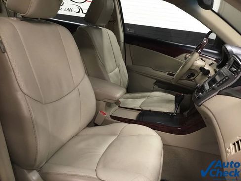 Used 2011 Toyota Avalon Limited image 33