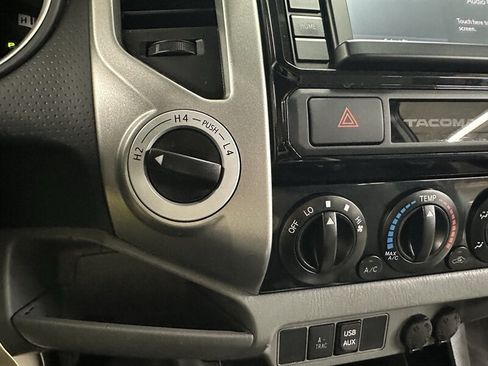 Used 2015 Toyota Tacoma 4x4 Double Cab w/ TRD Off-Road Package image 34