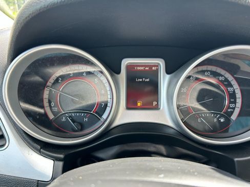 Used 2019 Dodge Journey SE w/ Connectivity Group FWD image 18