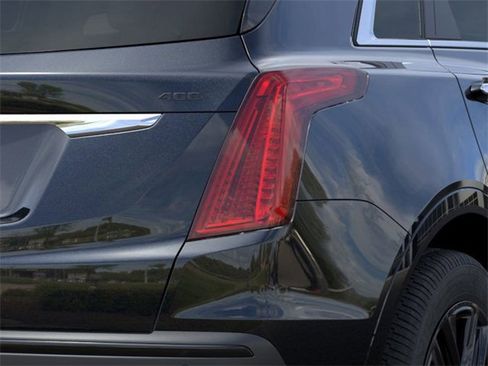 New 2025 Cadillac XT5 Premium Luxury w/ LPO, ONYX Package image 11