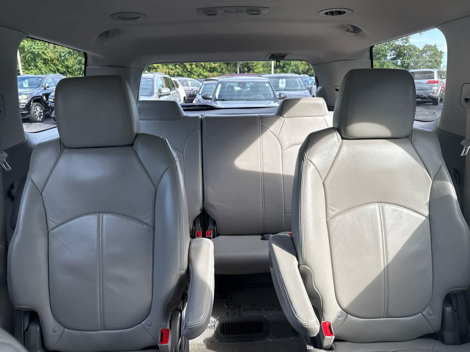 Used 2015 GMC Acadia SLT FWD image 15
