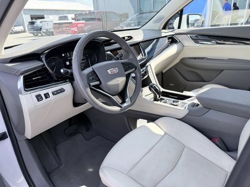 Used 2021 Cadillac XT6 Premium Luxury FWD image 8
