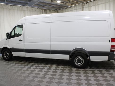 Used 2013 Mercedes-Benz Sprinter 2500 image 28