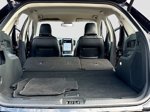 Used 2024 Ford Edge Titanium AWD/4WD image 7
