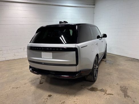 Used 2024 Land Rover Range Rover SE AWD/4WD image 7