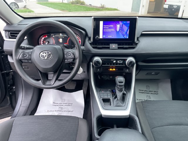 Used 2025 Toyota RAV4 LE AWD/4WD image 15