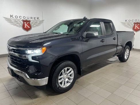 Used 2023 Chevrolet Silverado 1500 LT AWD/4WD image 3