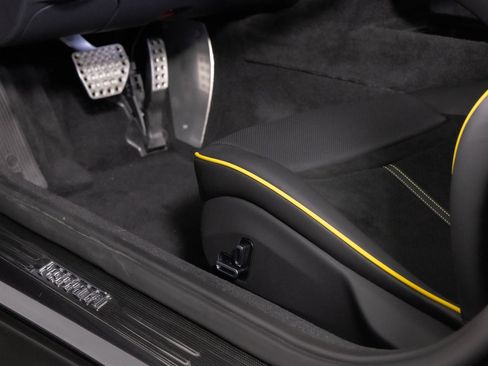 Used 2025 Ferrari Roma Spider image 29