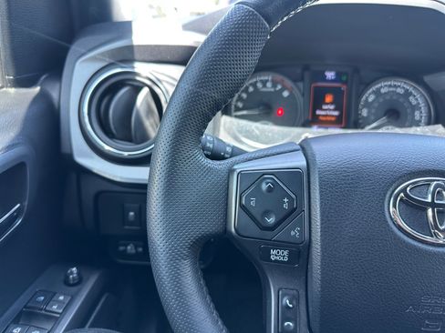 Used 2022 Toyota Tacoma TRD Sport w/ TRD Premium Sport Package RWD image 21