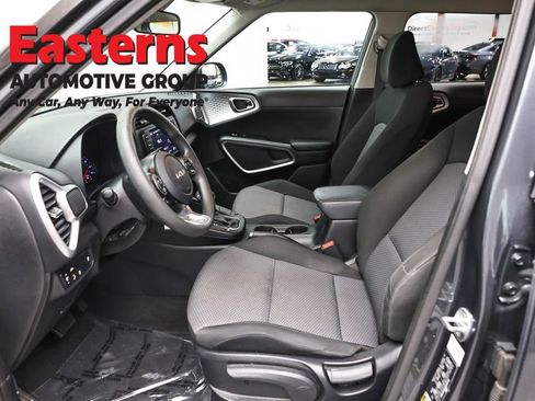 Used 2022 Kia Soul LX w/ Technology Package FWD image 14