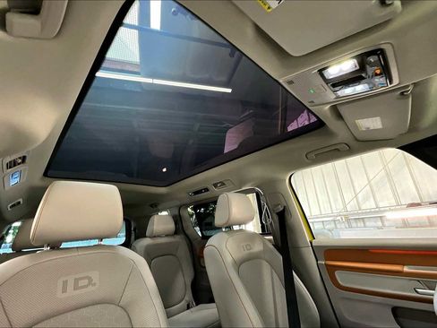 New 2025 Volkswagen ID. Buzz 1st Edition image 28