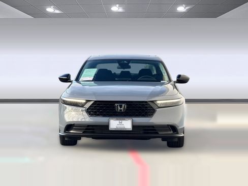 Certified 2025 Honda Accord SE image 6