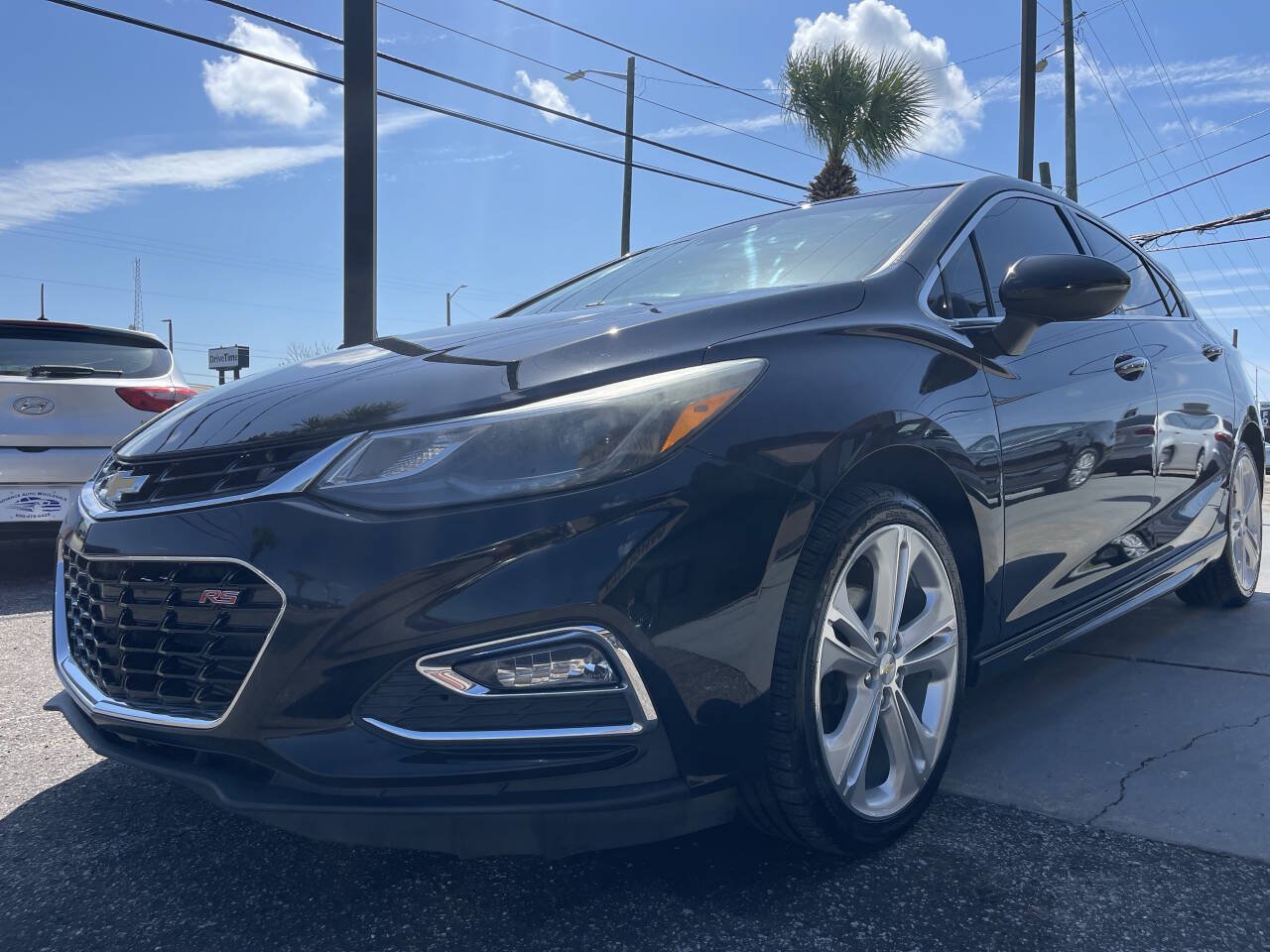 Used 2017 Chevrolet Cruze Premier FWD image 4