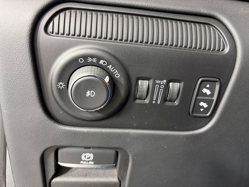 Used 2023 Jeep Grand Wagoneer L Series II image 38