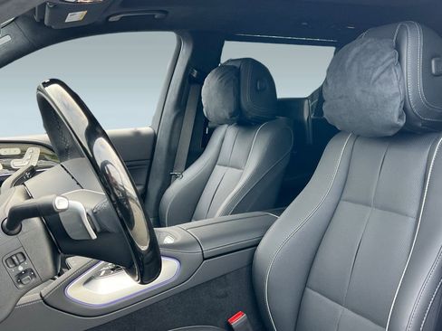 New 2026 Mercedes-Benz GLS 580 4MATIC image 18