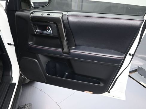 Used 2018 Toyota 4Runner TRD Off-Road Premium image 39