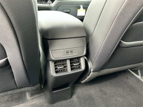 New 2026 Chevrolet Equinox LT w/ Convenience Package II image 11