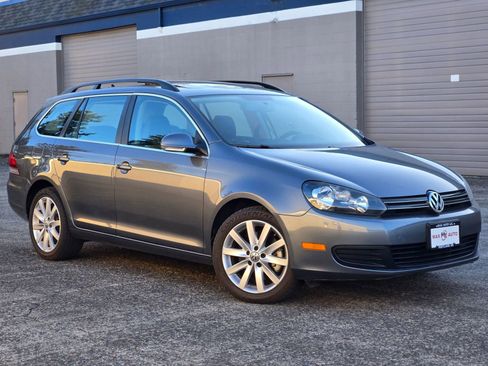 Used 2010 Volkswagen Jetta TDI image 1