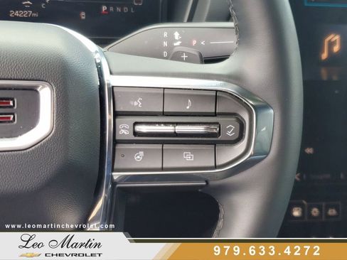 Used 2026 GMC Terrain Elevation w/ Elevation Premium Package FWD image 24