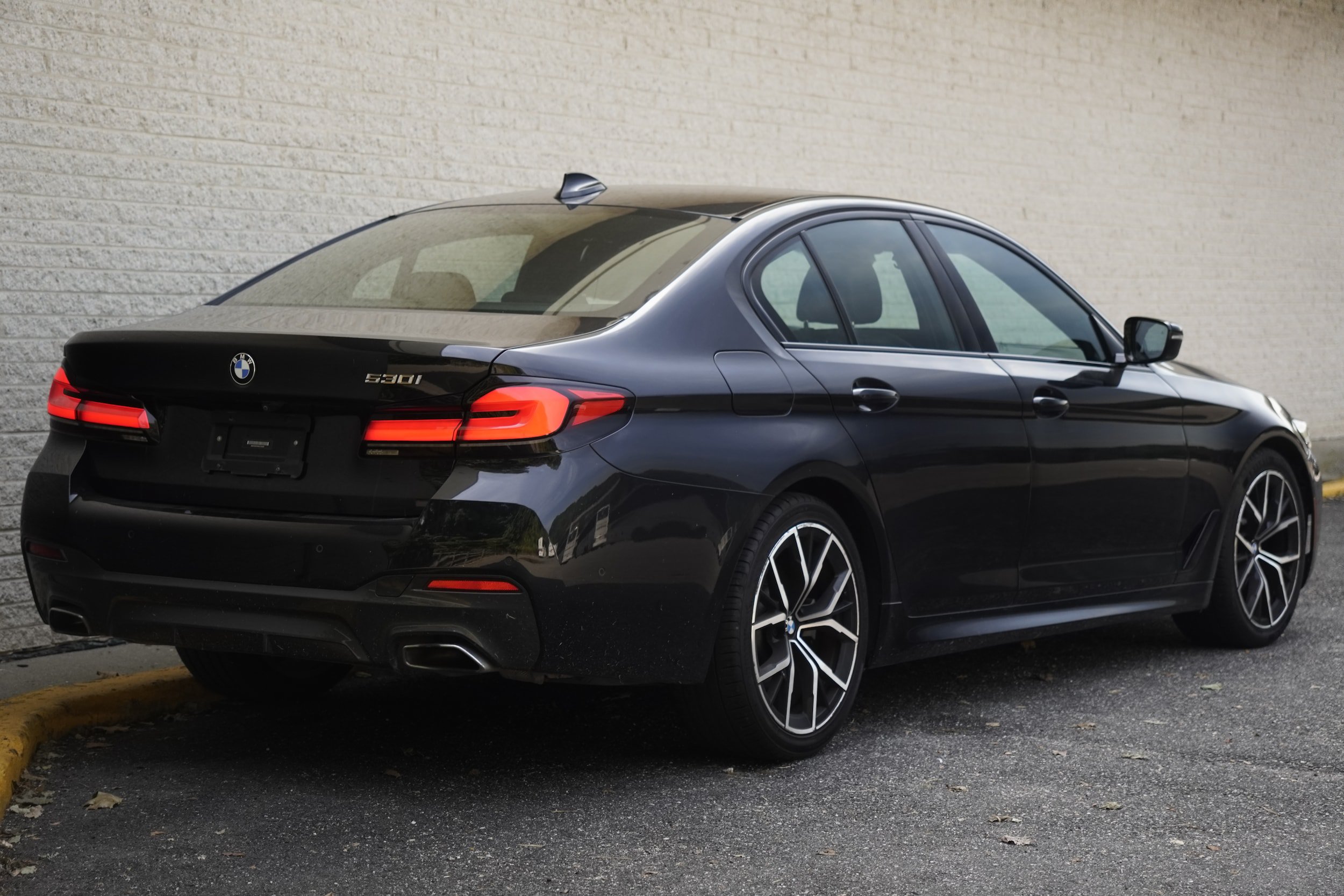 Used 2021 BMW 530i w/ M Sport Package RWD image 8