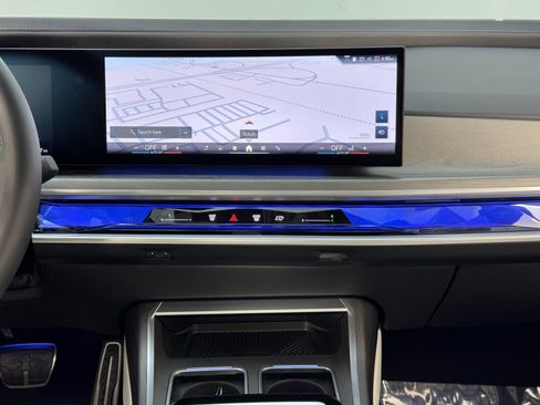 Used 2023 BMW i7 xDrive60 w/ Executive Package 2 image 25
