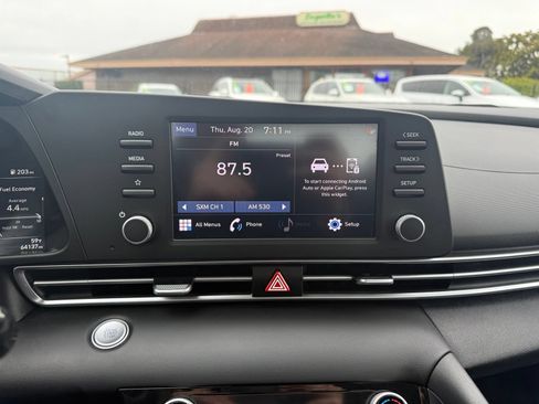 Used 2022 Hyundai Elantra SEL FWD image 17