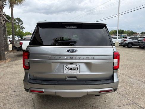 Used 2022 Ford Expedition XLT image 6