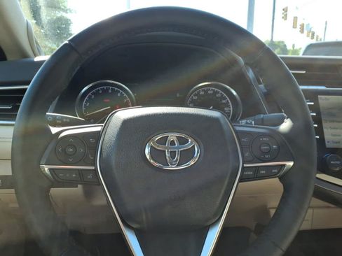 Used 2018 Toyota Camry XLE FWD image 23