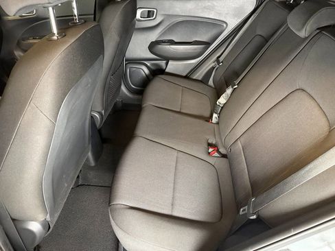 Used 2021 Hyundai Venue SE FWD image 22