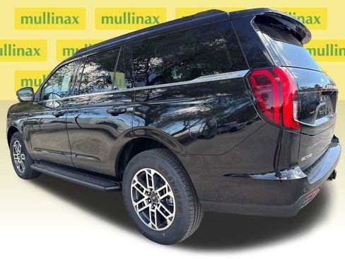 New 2026 Ford Expedition Active image 4